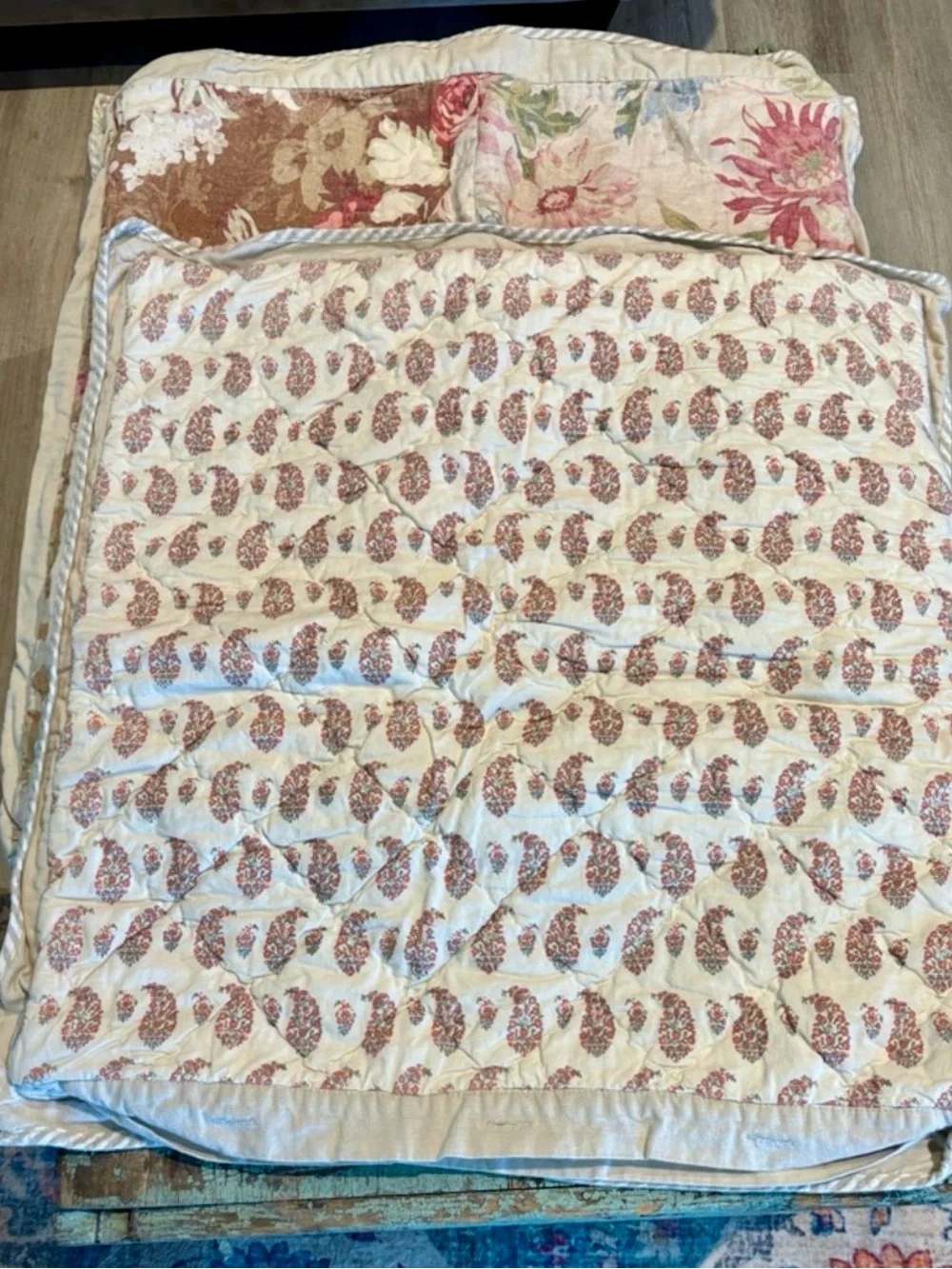Pottery Barn Carolina Quilt (K) Euro Shams (2) Standard Shams NWT (2)